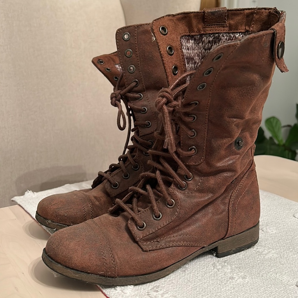 Mossimo Supply Brown boots